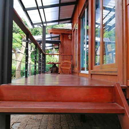 Wood House Pattaya Hotel Eksteriør billede