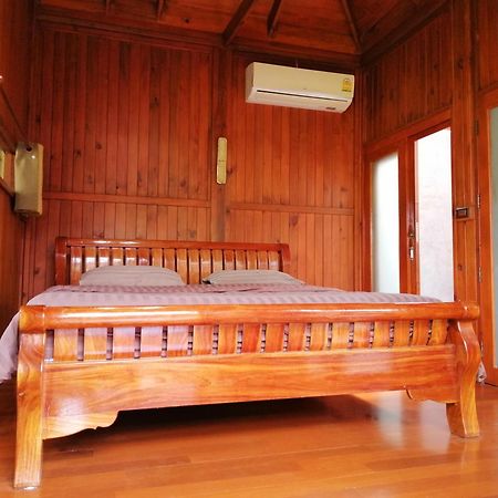 Wood House Pattaya Hotel Eksteriør billede
