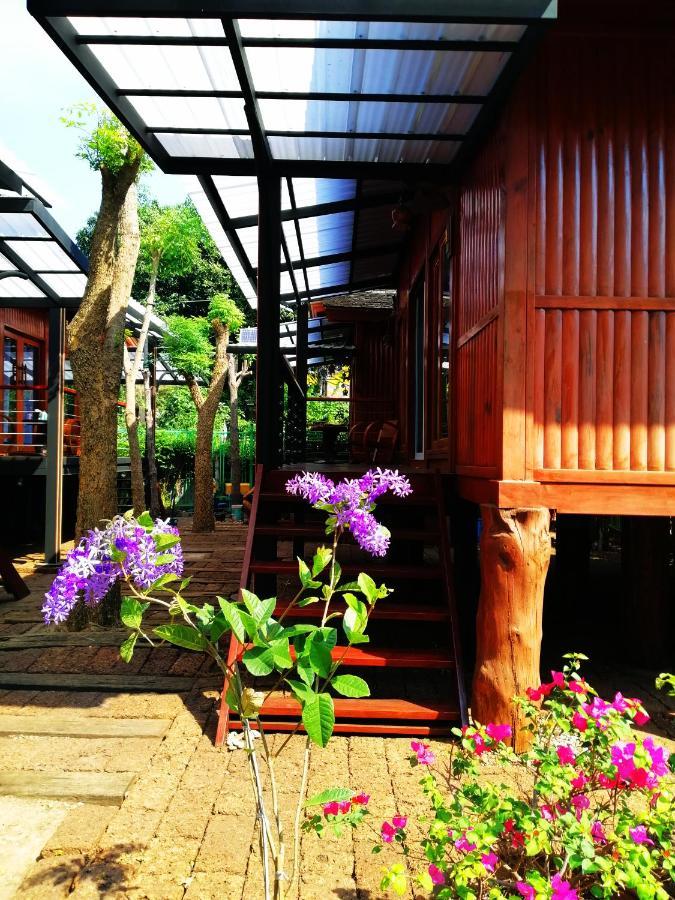 Wood House Pattaya Hotel Eksteriør billede