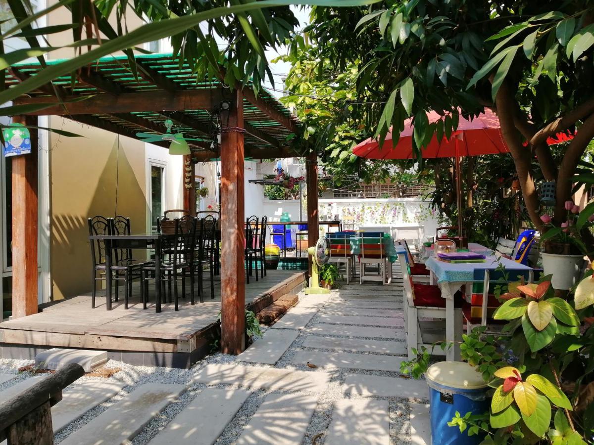 Wood House Pattaya Hotel Eksteriør billede
