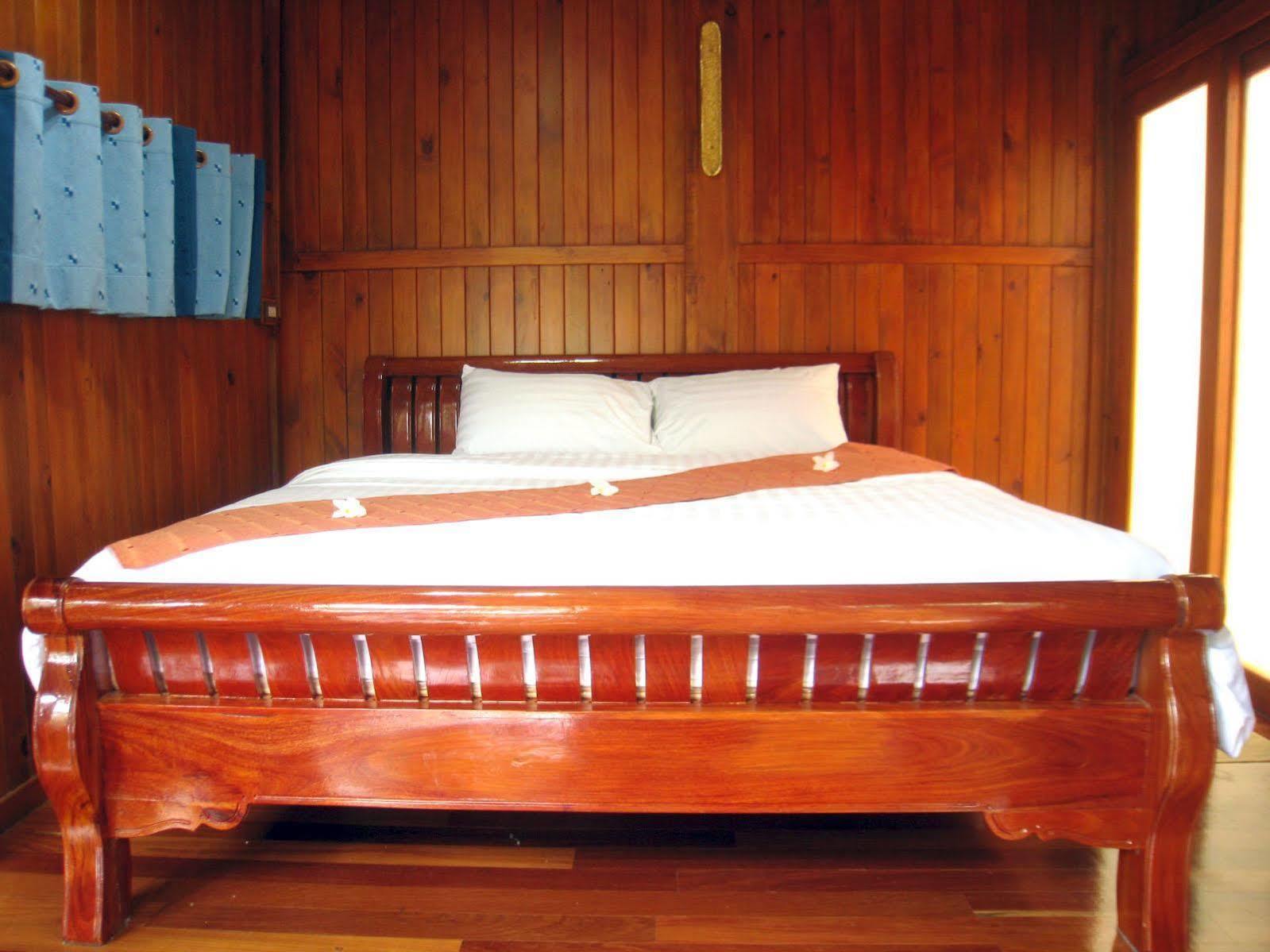 Wood House Pattaya Hotel Eksteriør billede