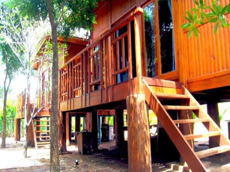 Wood House Pattaya Hotel Eksteriør billede