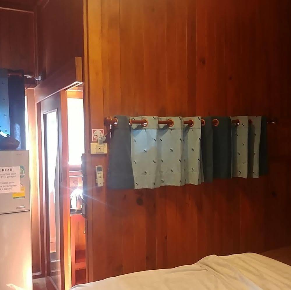 Wood House Pattaya Hotel Eksteriør billede